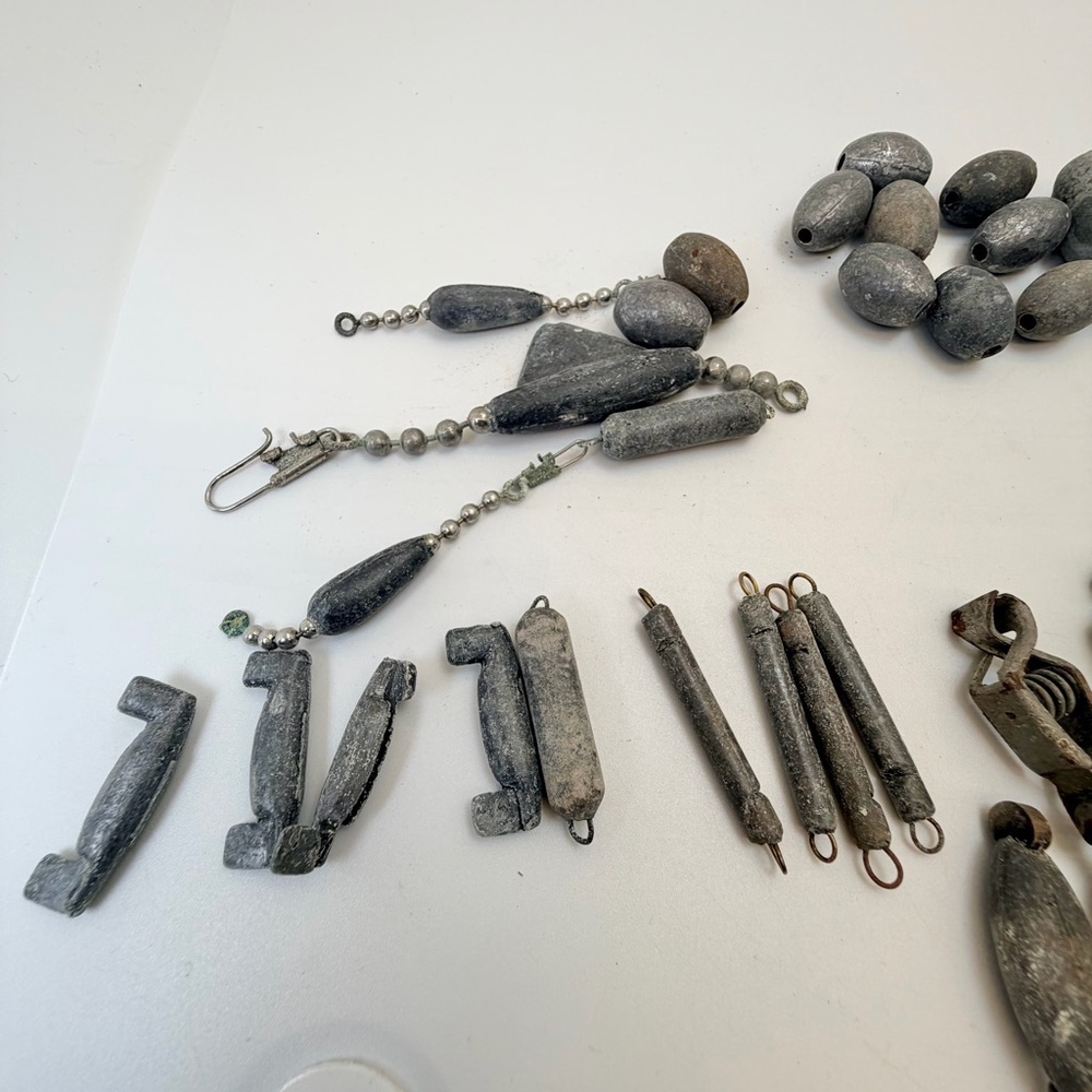 Vintage Lead Fishing Weights Sinkers Lot Bank Egg Pyramid Swivel Mix 30pcs 1.9lb - Picture 4 of 4